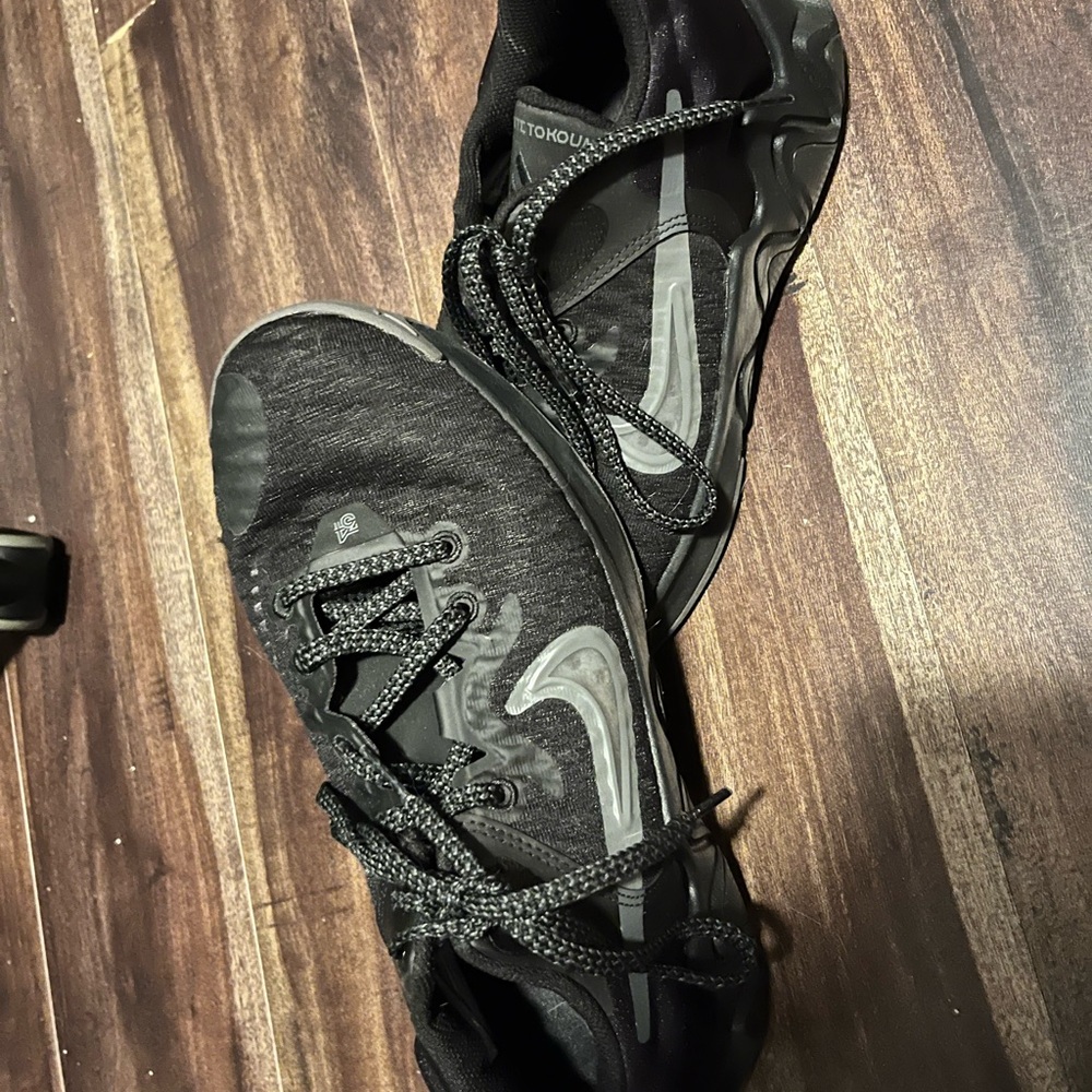 Nike Black and Gray Athletic Shoes